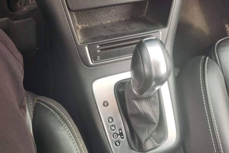 Used Volkswagen Tiguan 2016 300TSI Automatic Two-Wheel Drive Comfort Edition Gear Lever