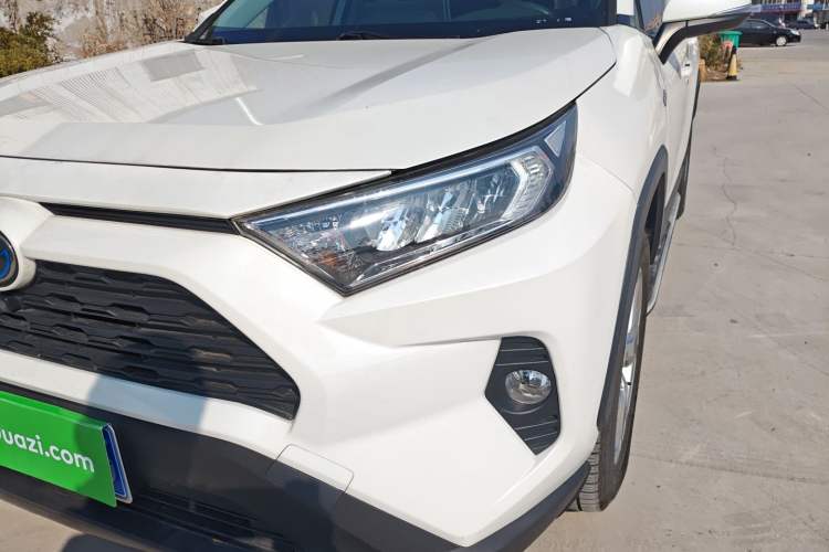 Used Toyota RAV4 2020 Dual-Engine 2.5L E-CVT Two-Wheel Drive Elite Edition