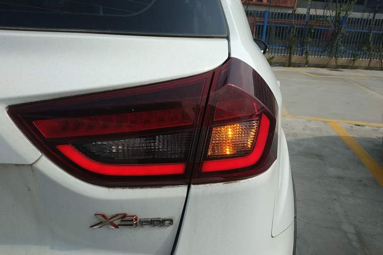 Used Geely Auto Vision X3 2021 PRO 1.5L Manual Elite Model
