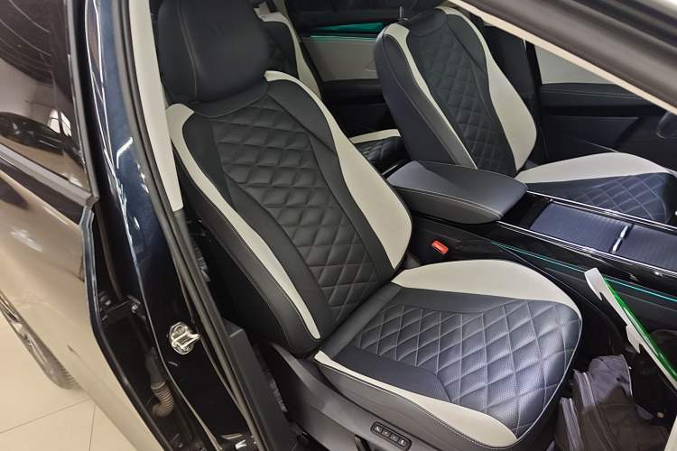 Used Volkswagen ID.6 CROZZ 2021 Long-Range PRO Edition