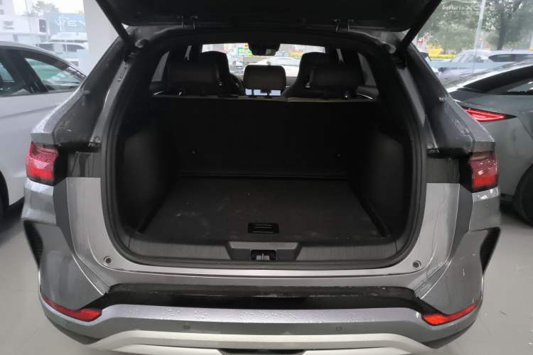 Used BYD Song PLUS New Energy 2025 EV Intelligent Driving Version 520km Premium Model
