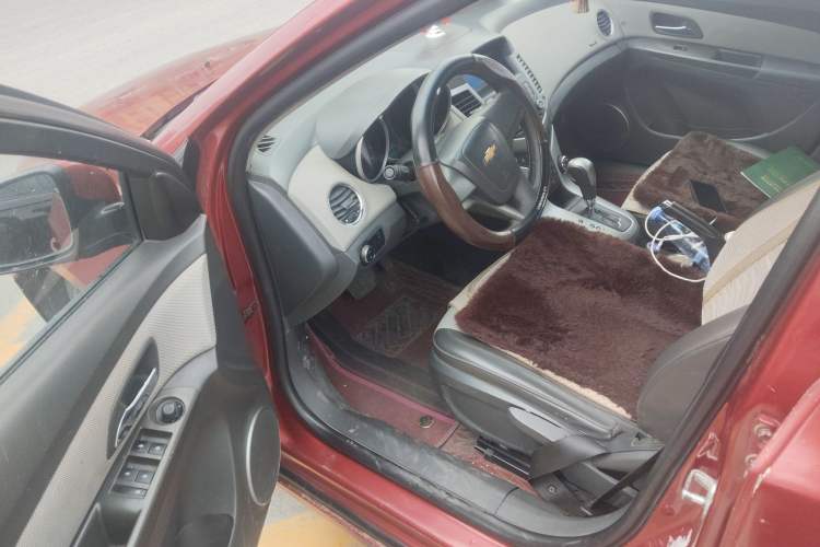 Used Chevrolet Cruze 2012 1.8L SE AT Driver Seat