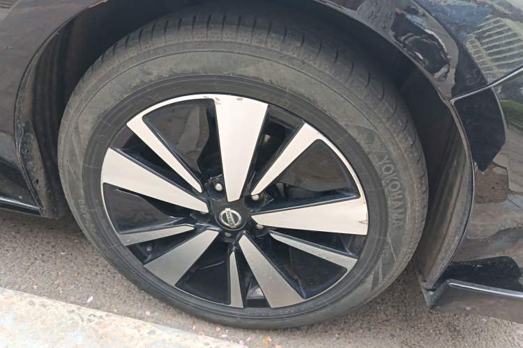 Used Nissan Teana 2021 2.0T XL Upper AD1 Smart Navigation Edition Right Front Wheel Hub