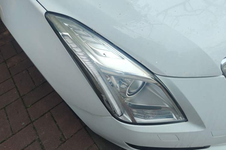 Used Cadillac XTS 2014 28T Elegant Version Right Front Headlight