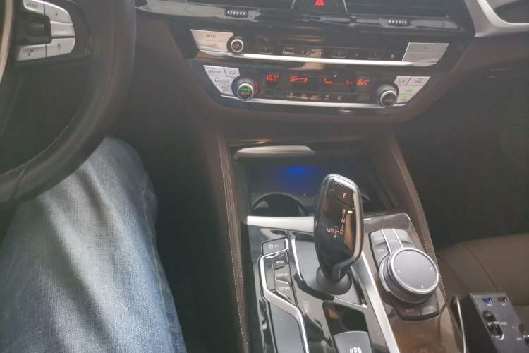 Used BMW 5 Series 2019 Facelifted 525Li Luxury Package Gear Lever