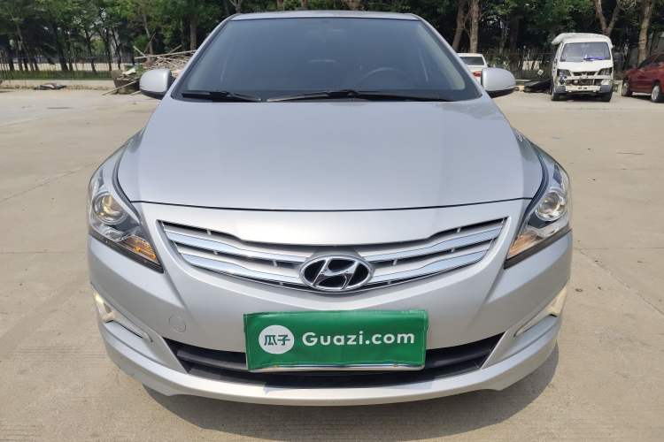 Used Hyundai Verna (older generation) 2014 1.4L Manual Top-Tier Model TOP