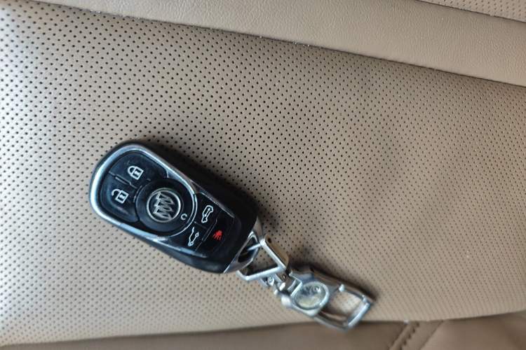 Used Buick GL8 2017 ES 28T Flagship Model China V Standard
