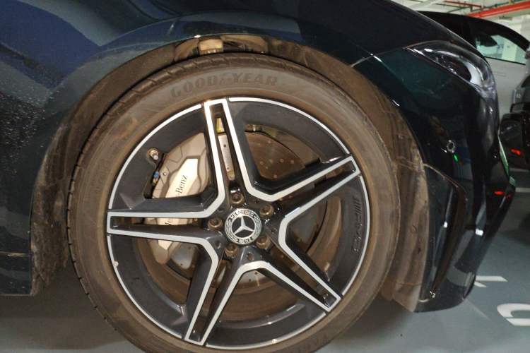 Used Mercedes-Benz CLS 2023 Refreshed CLS 300 Dynamic Edition Right Front Wheel Hub