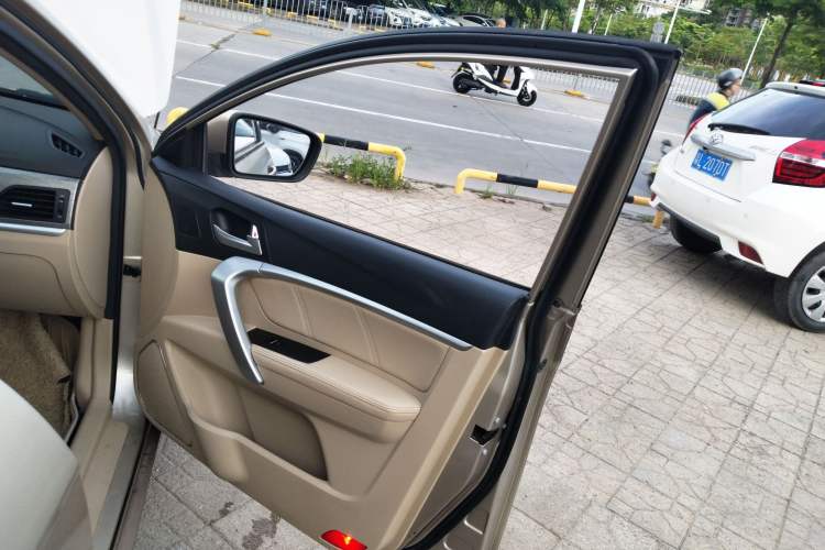 Used Geely Auto Emgrand 2017 Sedan Million Edition 1.5L CVT Upward Connectivity Version
