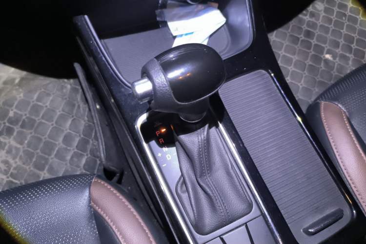 Used Kia K3 (Kai Shen) 2017 1.8L Automatic GLS Gear Lever