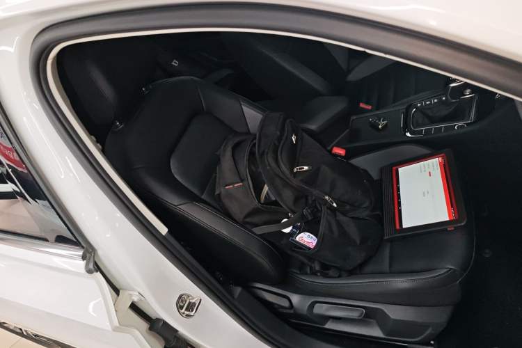 Used Volkswagen Sagitar 2021 280TSI DSG Comfort Connect Edition Right Front Seat