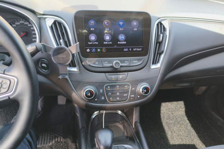 Used Chevrolet Malibu XL 2022 535T Automatic Sport Edition Audio And AC Panel