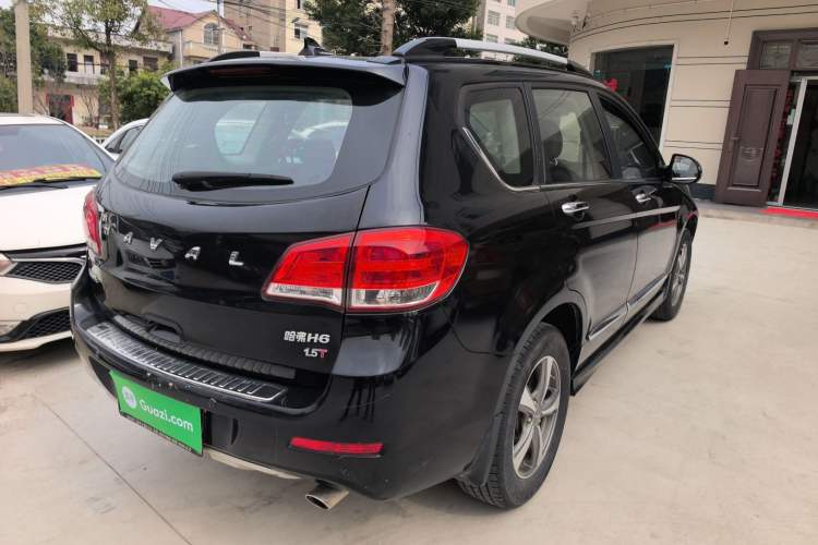 Used Haval H6 2015 Upgraded Model 1.5T Manual Two-Wheel Drive Elite Version
