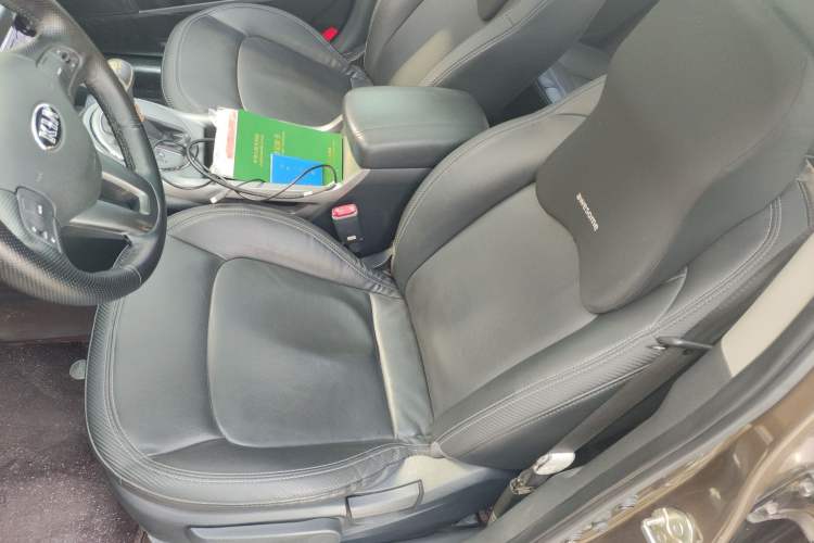 Used Kia Sportage R 2015 2.0L Automatic Two-Wheel Drive DLX Model Left Front Seat