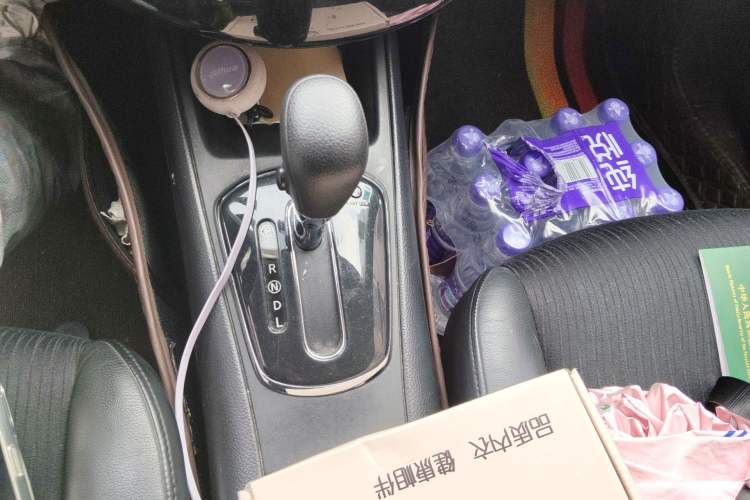 Used Nissan Tiida 2011 1.6L CVT Smart Version Gear Lever