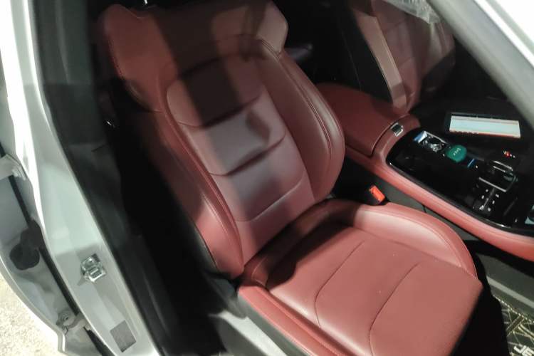 Used JETOUR X70 PLUS 2023 1.6T DCT Stronger PLUS 5-seater