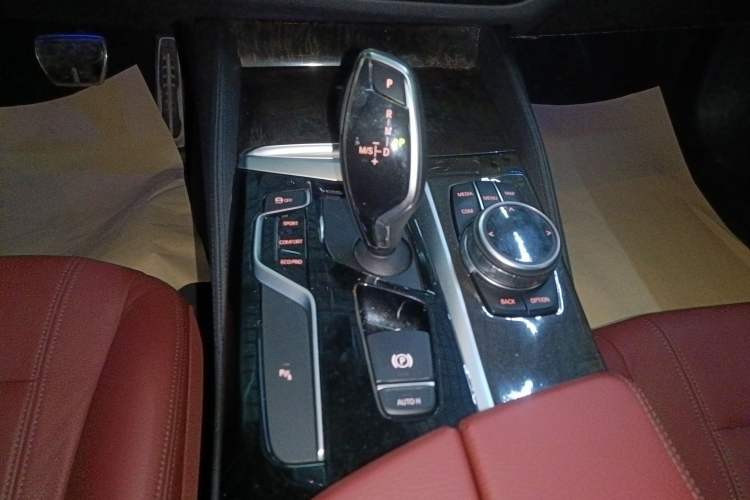 Used BMW 5 Series 2018 Restyled 530Li Leading Edition M Sport Package
