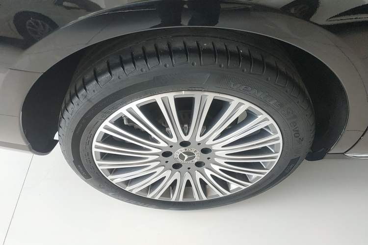 Used Mercedes-Benz E-Class 2021 Facelift E 300 L Stylish Edition