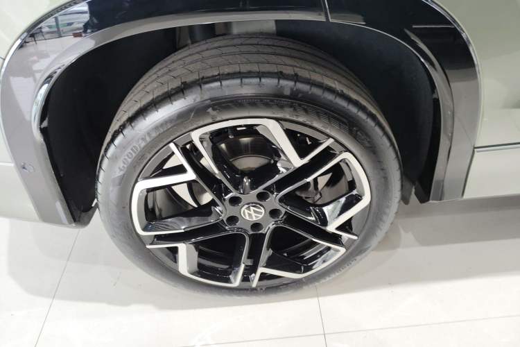 Used Volkswagen Tayron 2025 Tiguan L 380TSI 4Motion Luxury Easy Package Exterior 5