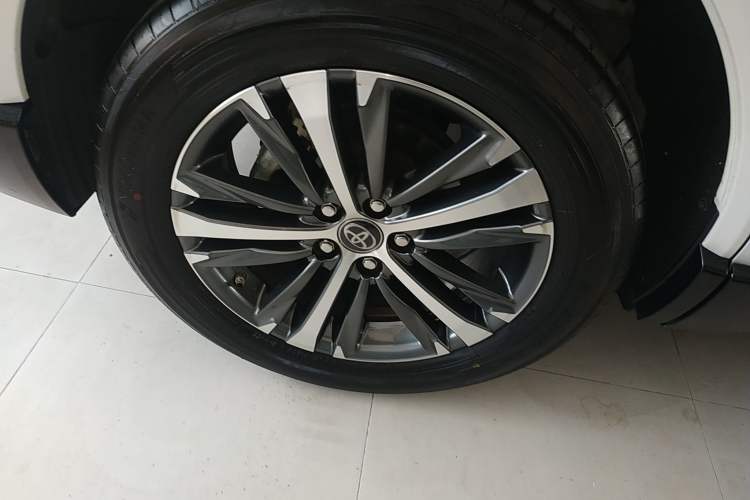 Used Toyota Venza 2023 2.0L CVT Two-Wheel Drive Luxury Edition
