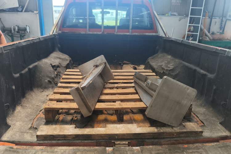 Used Higer Longwei 2015 2.8T Diesel Manual Two-Wheel Drive Big Double Classic Edition JE493
