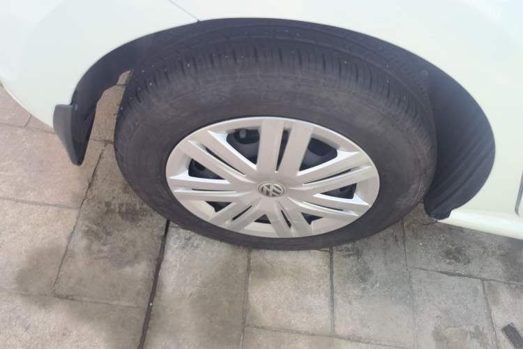 Used Volkswagen Polo 2016 1.4L Automatic Trendy Model Right Rear Wheel Hub