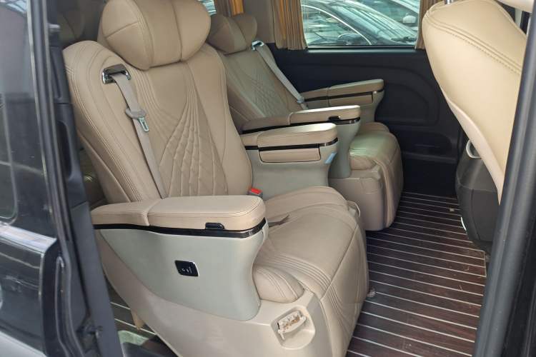 Used Mercedes-Benz Vito 2018 2.0T Elite Version 7 Seats China VI Emission Standard