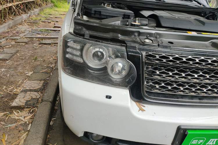Used Land Rover Range 2012 5.0 NA V8 Right Front Headlight