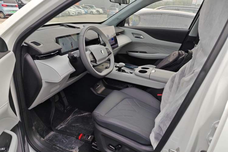 Used Changan UNI-Z New Energy 2024 Blue Whale Smart Electric iDD 125km Beyond Edition