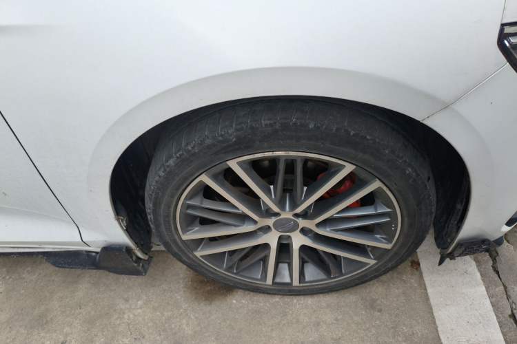 Used Geely Auto Preface 2023 1.5TD Kunlun Edition Right Front Wheel Hub