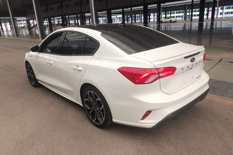 Used Ford Focus 2020 Sedan EcoBoost 180 Automatic ST Line Exterior 2