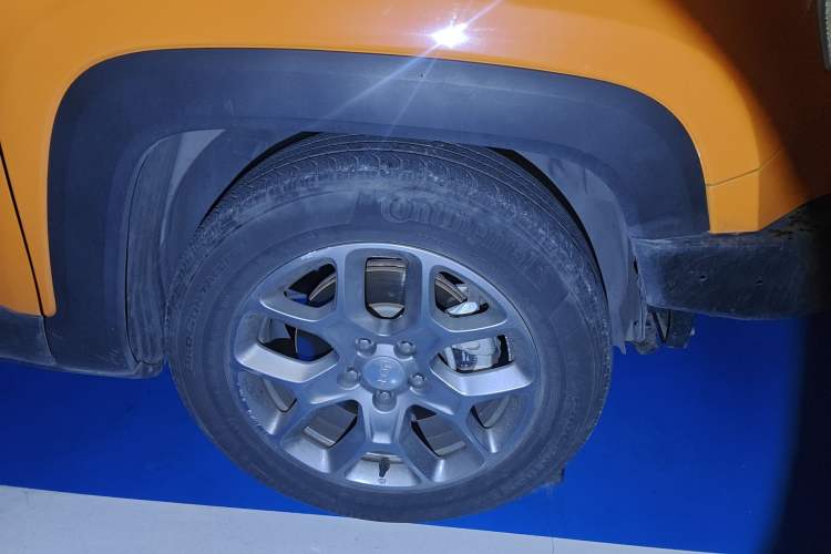 Used Jeep Renegade 2018 Connected Large Screen Version 180T Automatic High-Energy Edition
