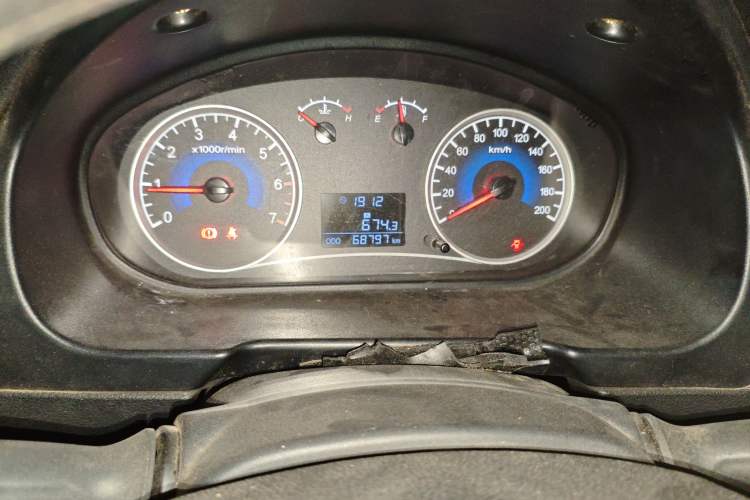 Used Dongfeng Fengon 330 2014 1.5L Manual Utility Version DK15
