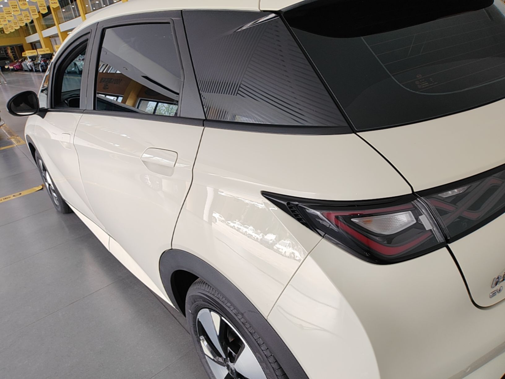 BYD Dolphin 2023 420 km Fashion Edition — снимка 4