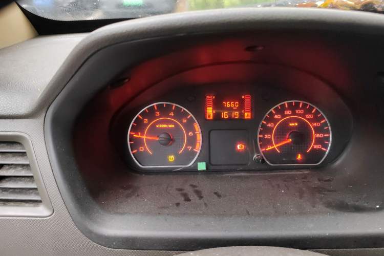 Used Wuling Rongguang S 2021 1.2L Base Model 7-Seater LSI Odometer Close Up
