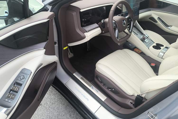 Used Denza Z9GT 2024 1100 Four-Wheel Drive Max Edition
