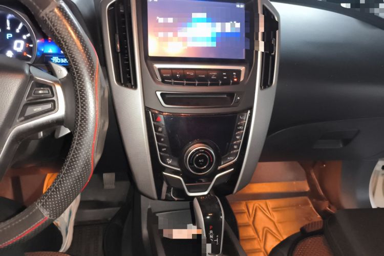 Used Luxgen U6 SUV 2014 2.0T ZhiZun Model