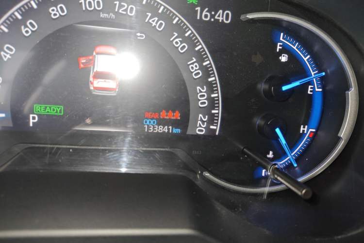 Used Toyota RAV4 2020 Dual-Engine 2.5L E-CVT Four-Wheel Drive Elite Edition Odometer Close Up