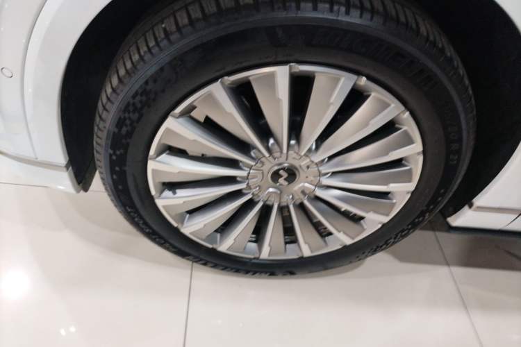 Used ONVO Luxeed L90 2025 Model—Ultra Six-Seater Version
