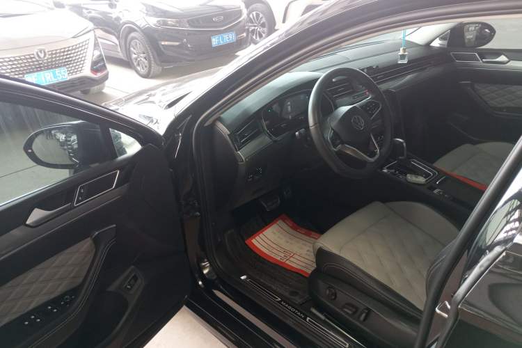 Used Volkswagen Magotan 2023 2 Million Units Limited Edition 330TSI DSG Leading Version Driver Seat