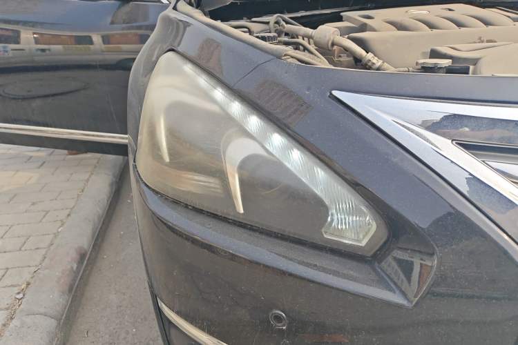 Used Nissan Teana 2013 2.0L XL Comfort Edition Right Front Headlight