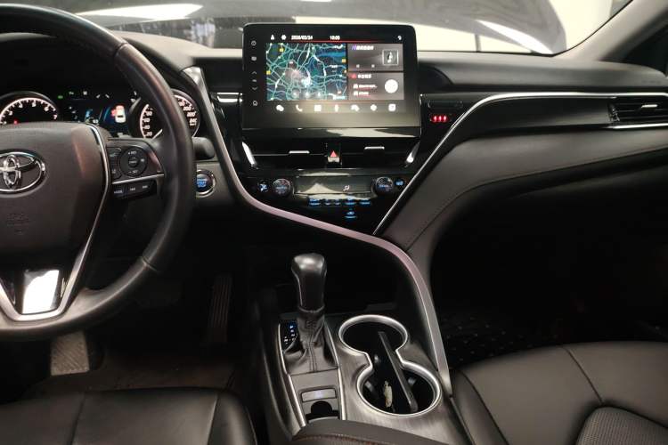 Used Toyota Camry 2021 2.0G Luxury Edition
