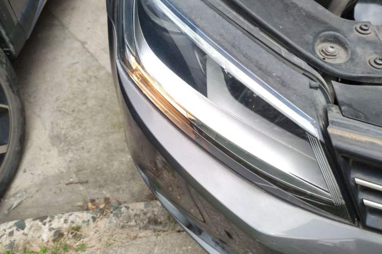 Used Volkswagen Sagitar 2012 1.4TSI Automatic Luxury Edition
