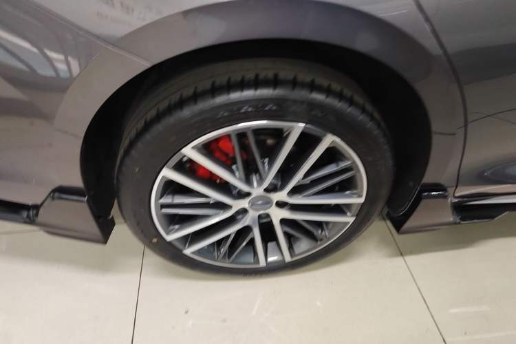Used Geely Auto Preface 2023 1.5TD Kunlun Edition Right Rear Wheel Hub