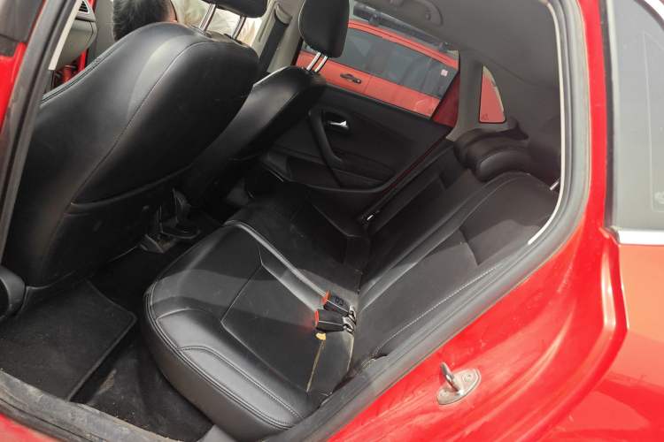 Used Volkswagen Polo 2014 1.6L Automatic Comfort Edition
