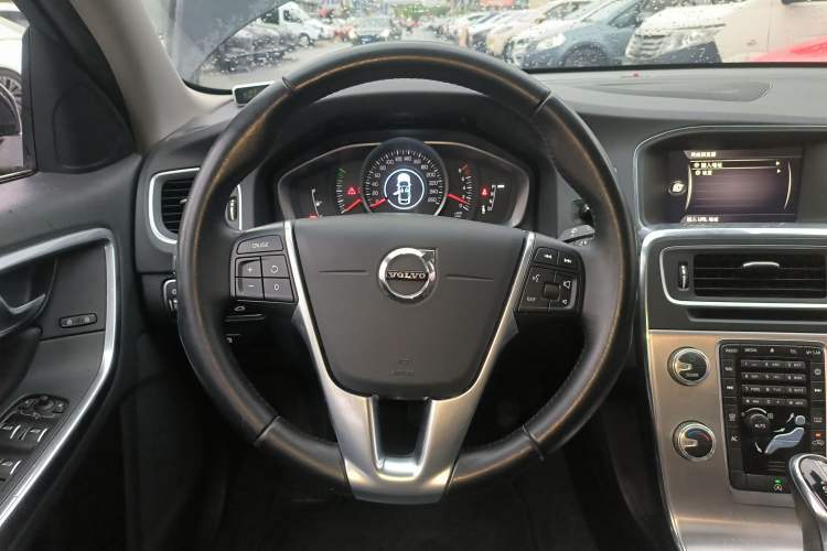 Used Volvo S60 2019 S60L T3 Intelligent Upgrade Edition Steering Wheel