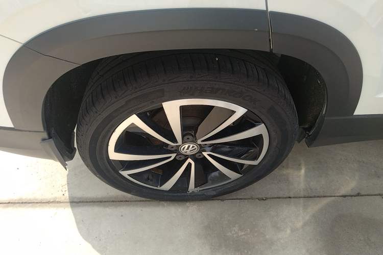 Used Volkswagen Tharu 2020 280TSI Two-Wheel Drive Luxury Edition China VI Standard Right Rear Wheel Hub