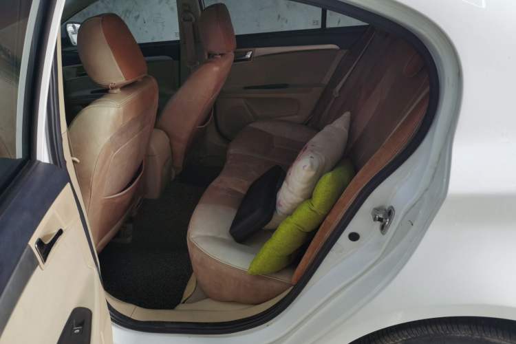 Used Roewe 350 2015 1.5L Manual Luxury Sunroof Edition Left Rear Seat