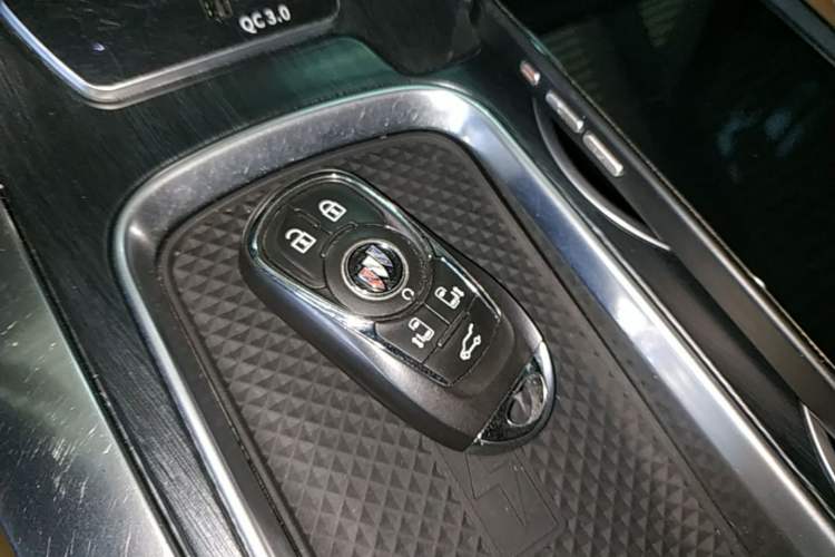 Used Buick GL8 2021 ES Landtrek 653T Luxury Model
