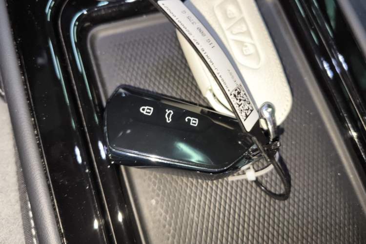 Used Volkswagen ID.4 CROZZ 2022 Long-Range Lite PRO Edition Vehicle Key